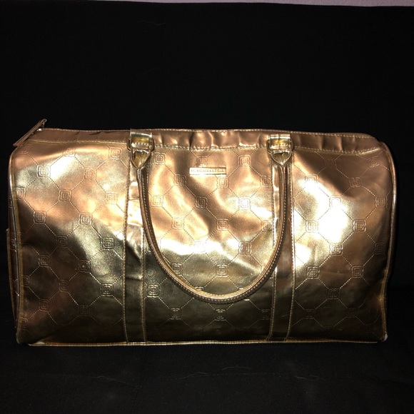 🌟 Gold BCBG travel bag 🌟 - Picture 2 of 5
